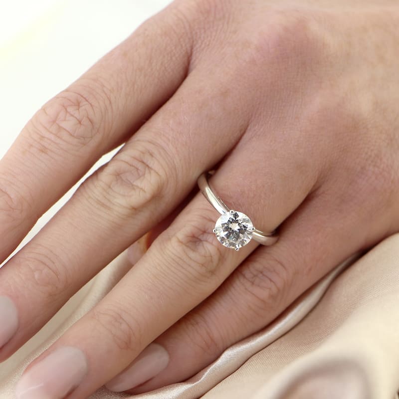 Auriya 14k Gold 1 carat TW Round Solitaire Moissanite Engagement Ring