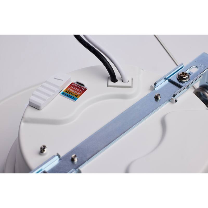 9W LED Downlight Retrofit 5-6In CCT Selectable Round White Finish 120V