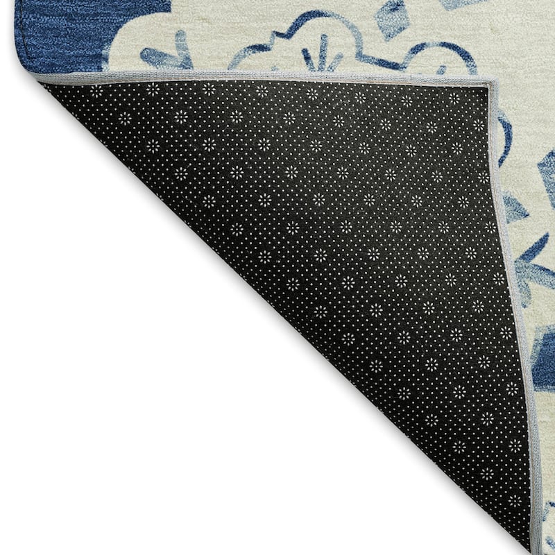 Machine Washable Indoor/ Outdoor Global Motif Chantille Rug