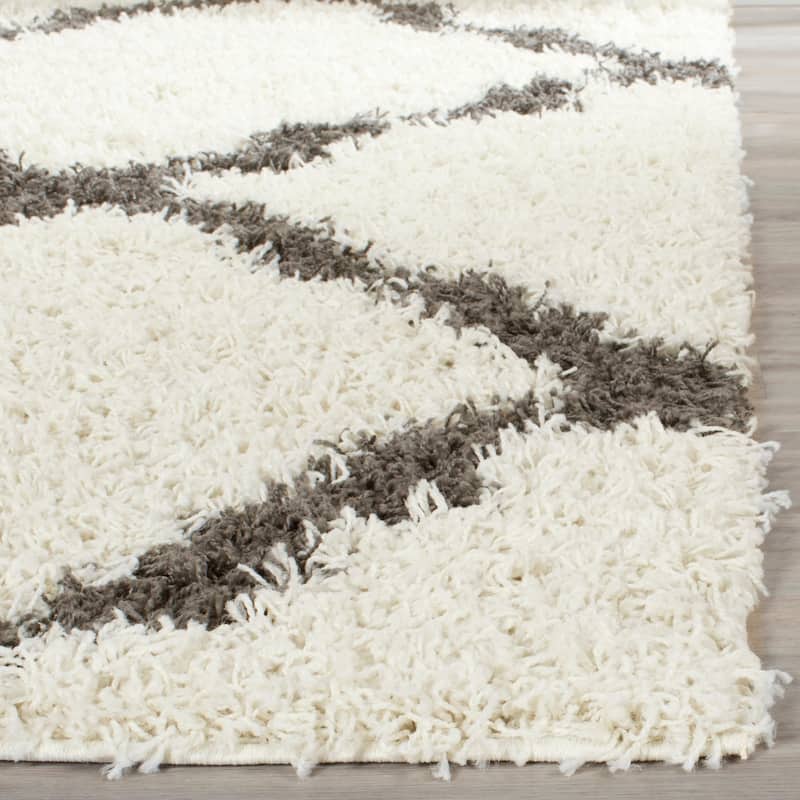 SAFAVIEH Dallas Shag Giusy Trellis 1.5-inch Thick Rug