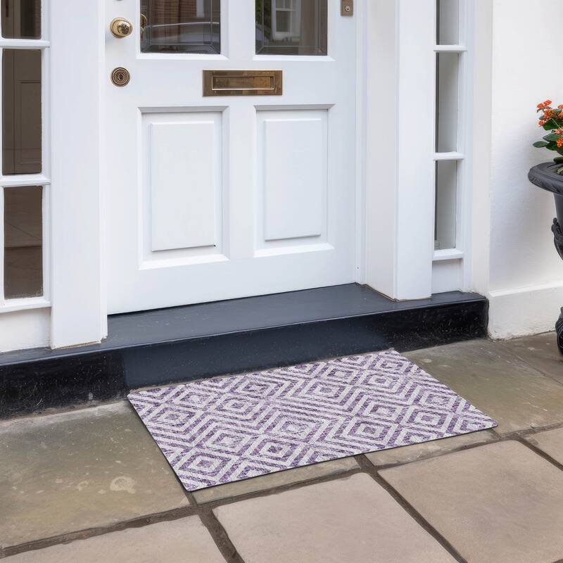 Machine Washable Indoor/ Outdoor Chantille Geo Diamond Rug - Purple - 1'8" x 2'6"