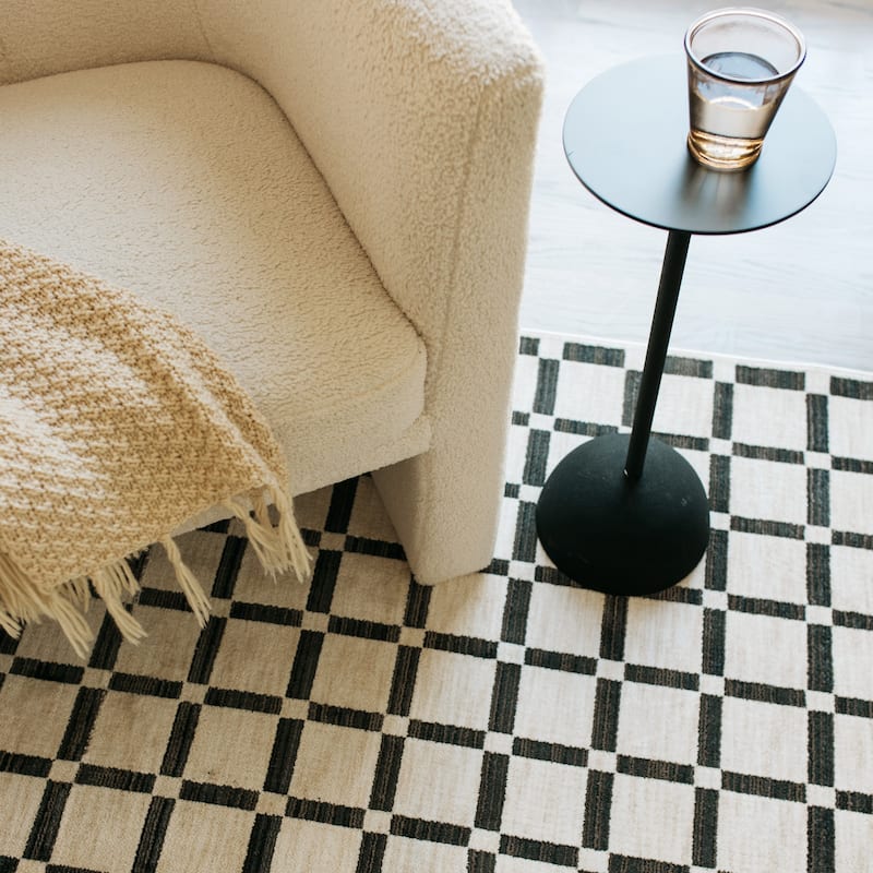 Hansel Geometric Grid Beige/ Black Area Rug