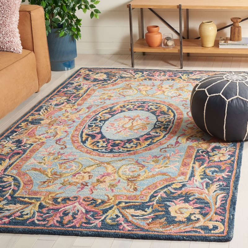 SAFAVIEH Handmade Savonnerie Deep Traditional Wool Rug - 5' x 8' - Navy/Pink