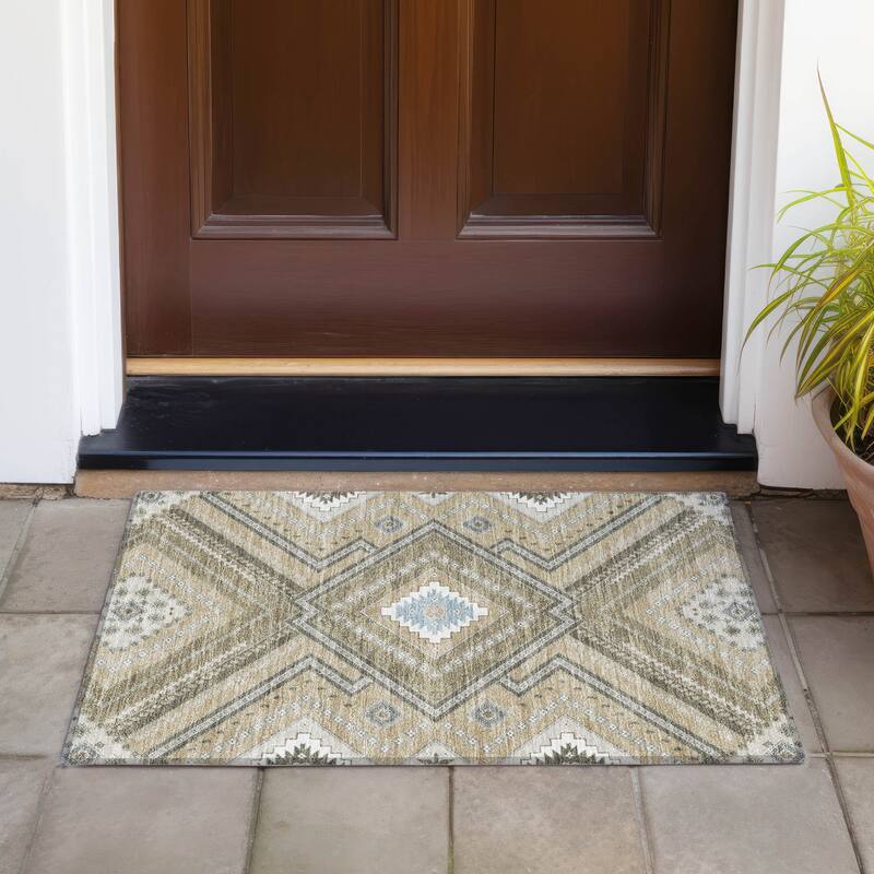 Machine Washable Indoor/ Outdoor Global Boho Chantille Rug - Beige - 1'8" x 2'6"