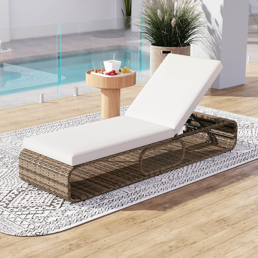 1/2 PCS Outdoor Chaise Lounge Chair PE Rattan Pool Side Loungers