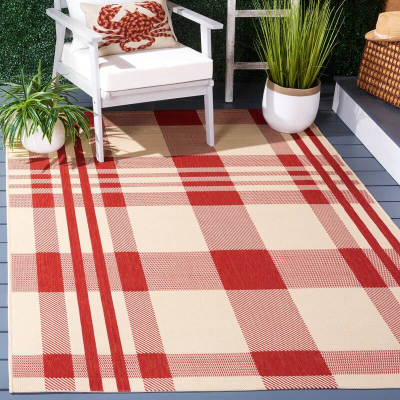 SAFAVIEH Courtyard Oriole Plaid Indoor/ Outdoor Waterproof Patio Backyard. - 5'3" x 7'7" - Red/Bone