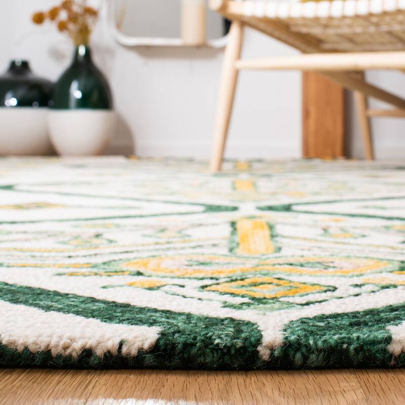 SAFAVIEH Handmade Aspen Giuseppina Boho Tribal Wool Rug