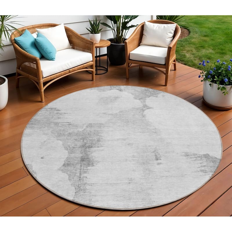 HomeRoots Abstract Transitional Rectangle Outdoor Rug - 8' Round