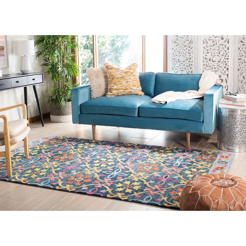 SAFAVIEH Handmade Suzani Slavejka Boho Tribal Wool Rug