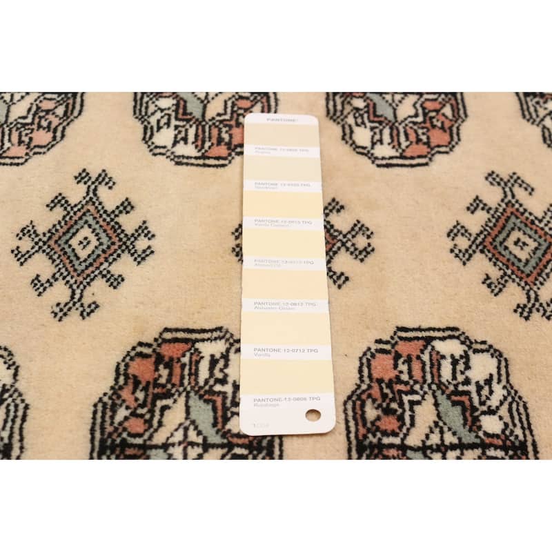 Finest Peshawar Bokhara Ivory Rug 6'7" x 9'11" - 6'7 x 9'11