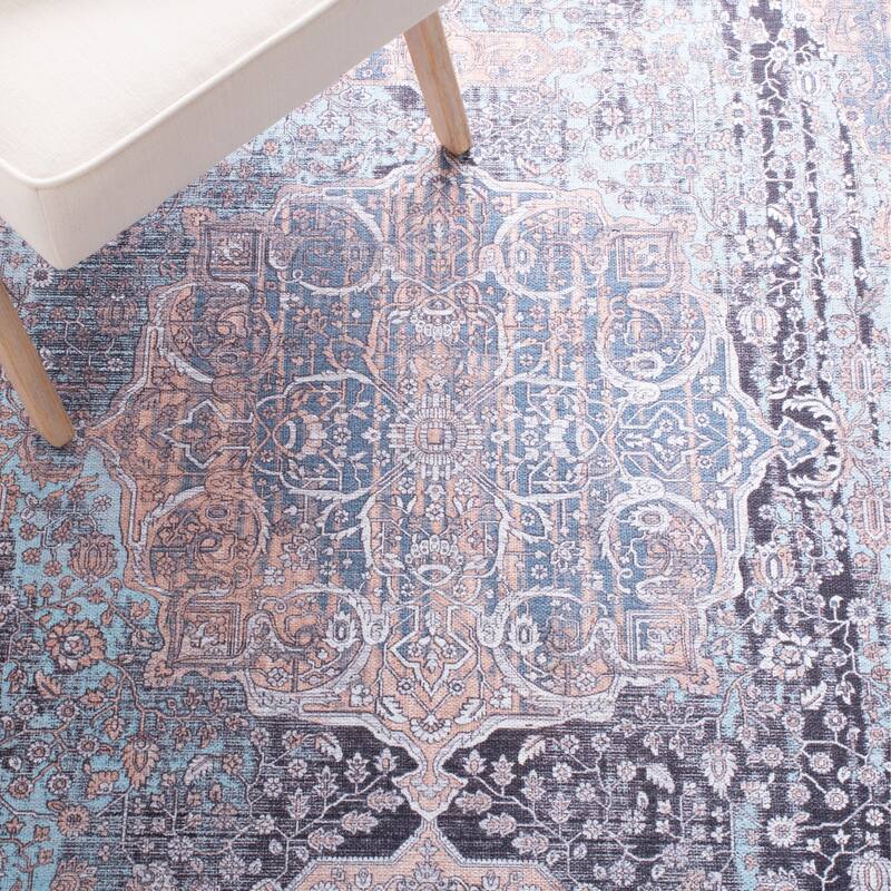 SAFAVIEH Serapi Machine Washable Ottilie Shabby Chic Distressed Rug