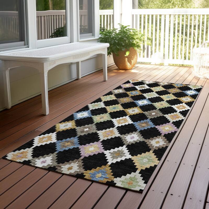 Machine Washable Indoor/ Outdoor Global Ahmet Chantille Rug - Black - 2'3" x 7'6"