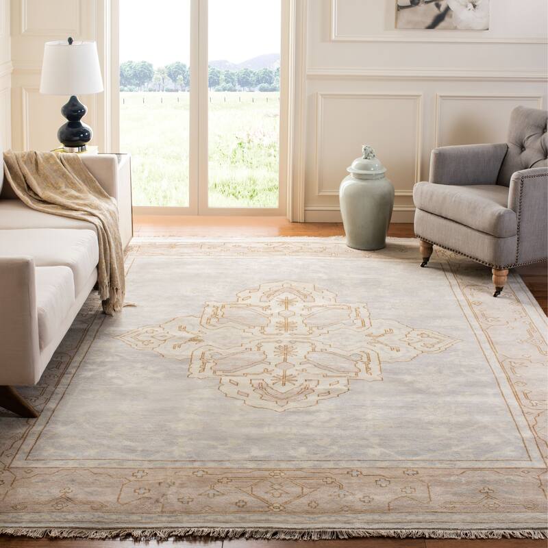 SAFAVIEH Couture Hand-knotted Oushak Belma Traditional Oriental Wool Rug - 6' x 9' - Light Blue/Brown