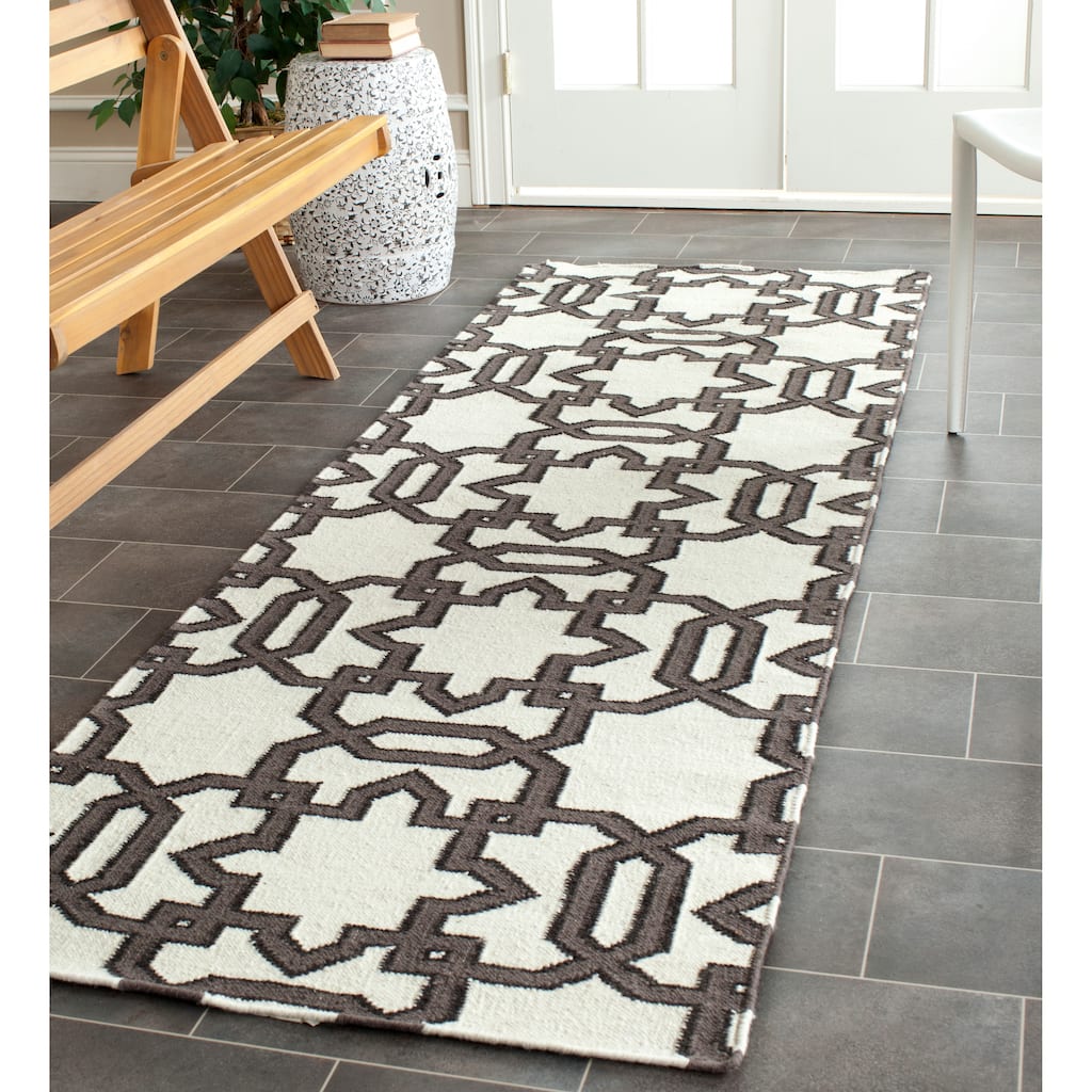 SAFAVIEH Handmade Flatweave Dhurries Hilpa Modern Moroccan Wool Rug