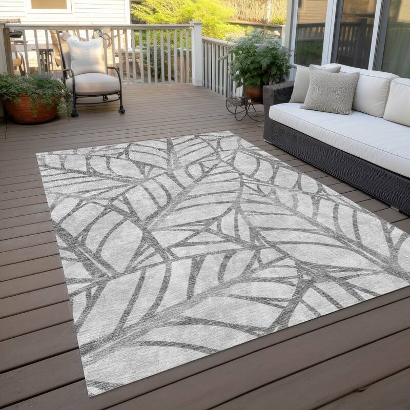 Machine Washable Indoor/ Outdoor Chantille Modern Palms Rug