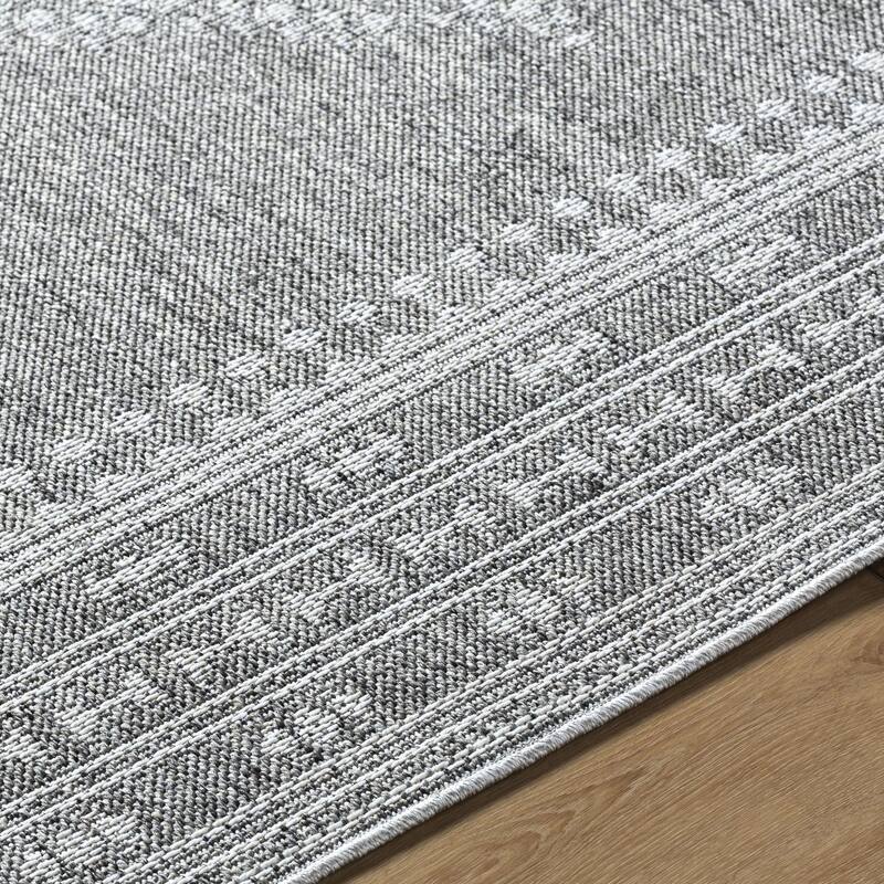 Livabliss Pismo Beach Cottage Medallion Outdoor Area Rug