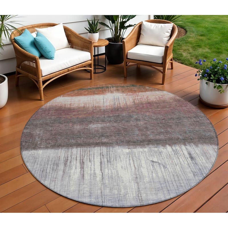 HomeRoots Abstract Transitional Rectangle Outdoor Rug - 8' Round