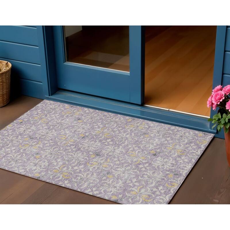 HomeRoots Floral Transitional Rectangle Outdoor Rug - 3' x 5'