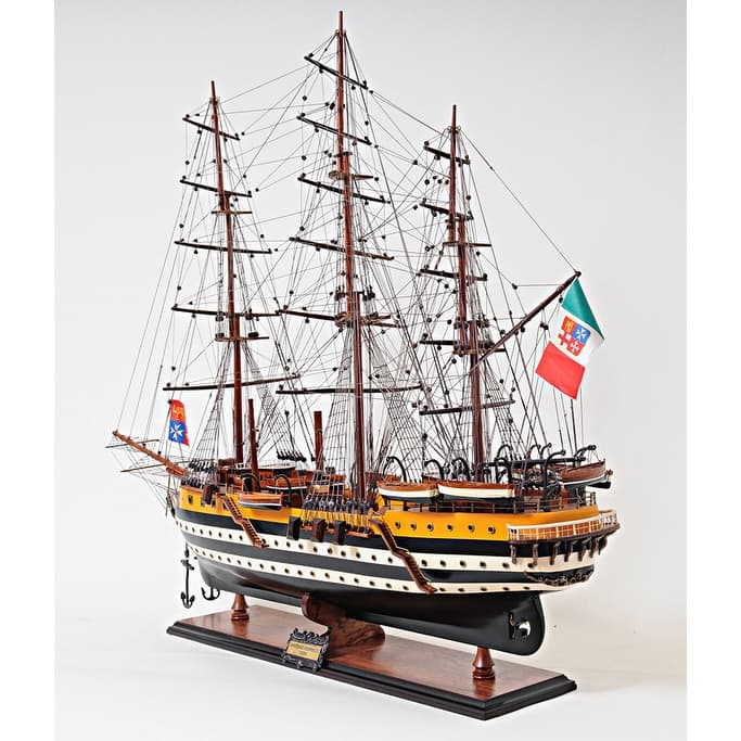 Amerigo Vespucci Medium Admiral Line