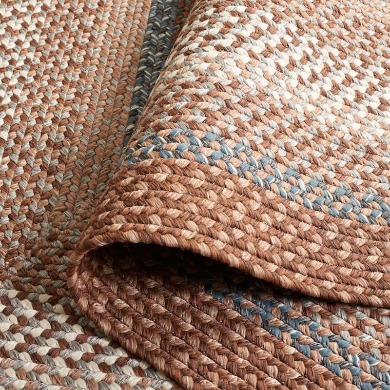 SAFAVIEH Handmade Braided Tomislava Country Rug