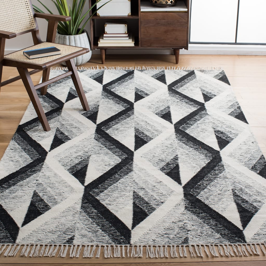 SAFAVIEH Handmade Kilim Halima Modern Wool Fringe Rug