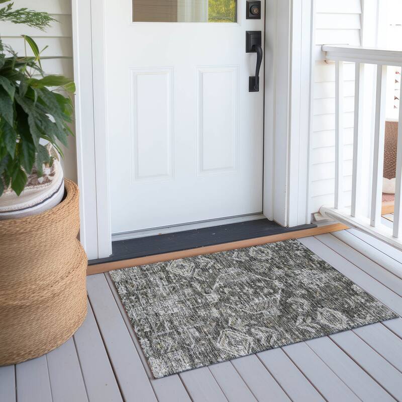Machine Washable Indoor/ Outdoor Boho Traditional Chantille Rug - Pewter - 1'8" x 2'6"