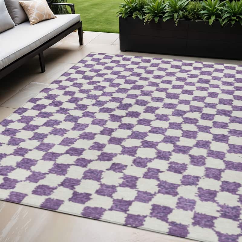 HomeRoots Geometric Transitional Rectangle Outdoor Rug - 5' X 8'