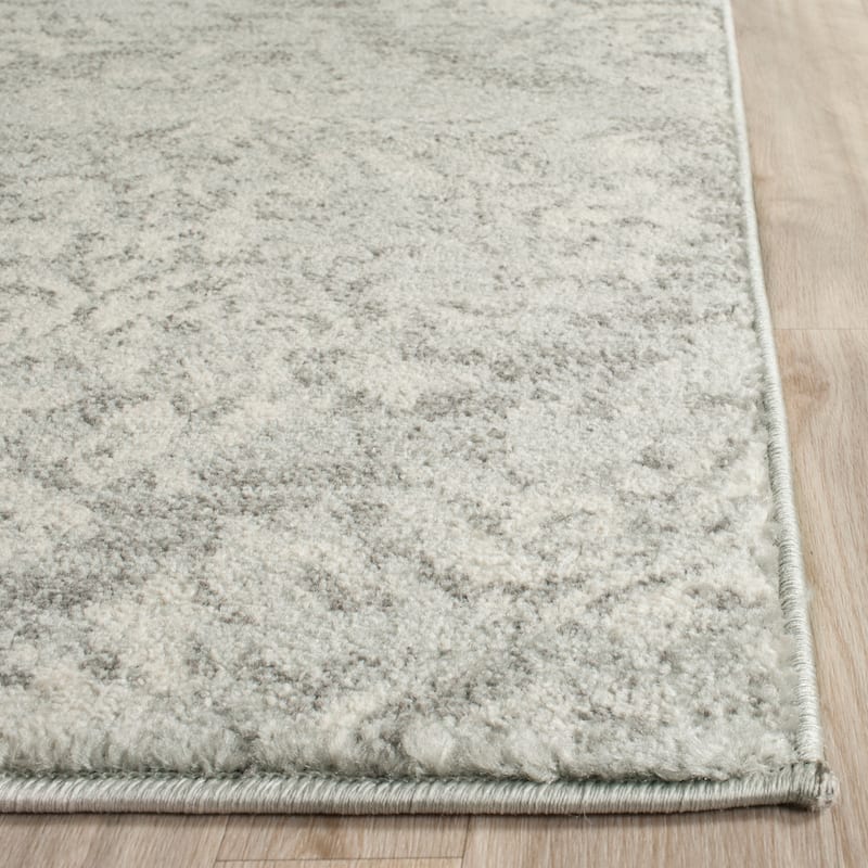 SAFAVIEH Evoke Astrea Distressed Vintage Boho Rug