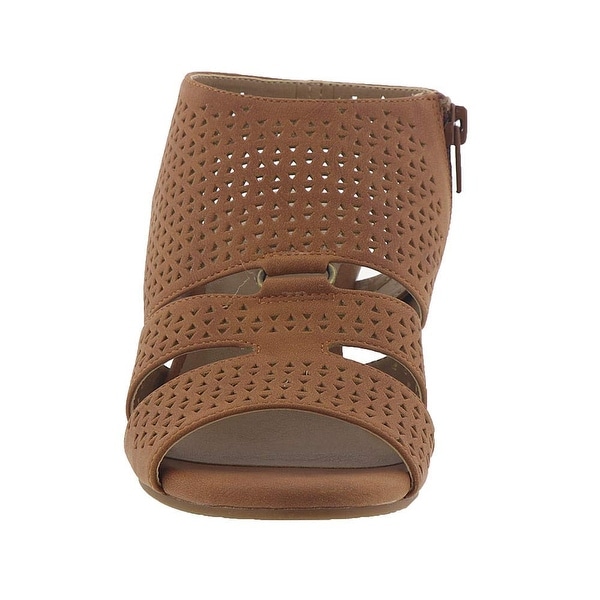 dez sandals from soul by naturalizer