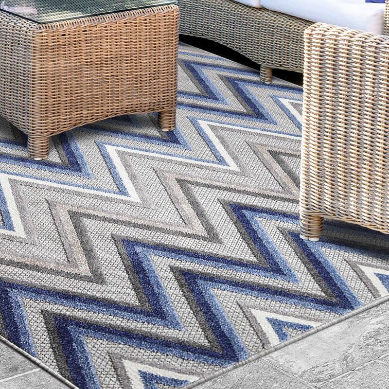 Superior Modern Zig-Zag Geometric Indoor Outdoor Runner or Area Rug
