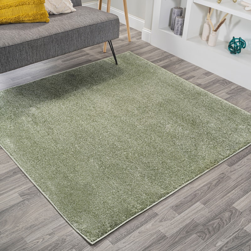JONATHAN Y Tumbling Solid Low-Pile Area Rug - 9' Square - Green