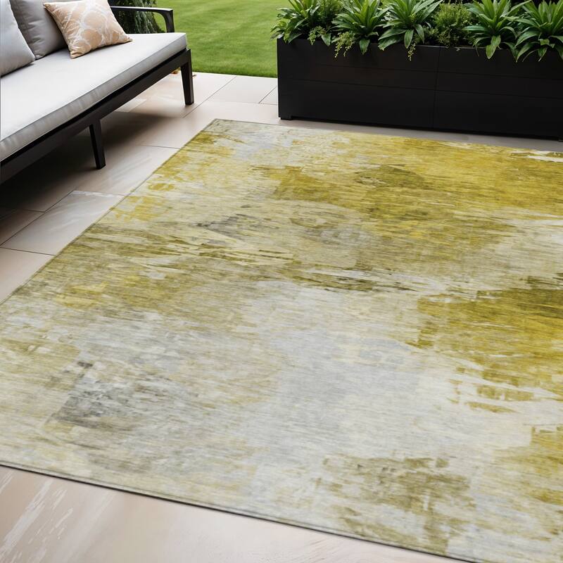 HomeRoots Abstract Transitional Rectangle Outdoor Rug - 5' X 8'