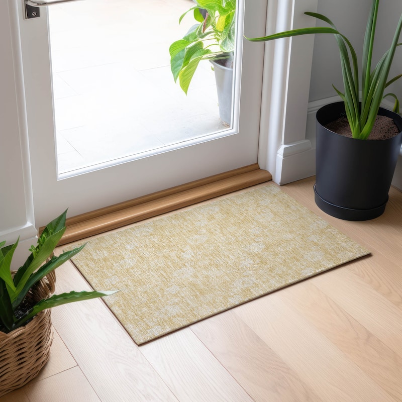 Machine Washable Indoor/ Outdoor Chantille Casual Floral Farmhouse Rug - Honey - 1'8" x 2'6"