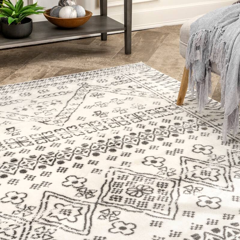 Nuloom Transitional Moroccan Frances Area Rug
