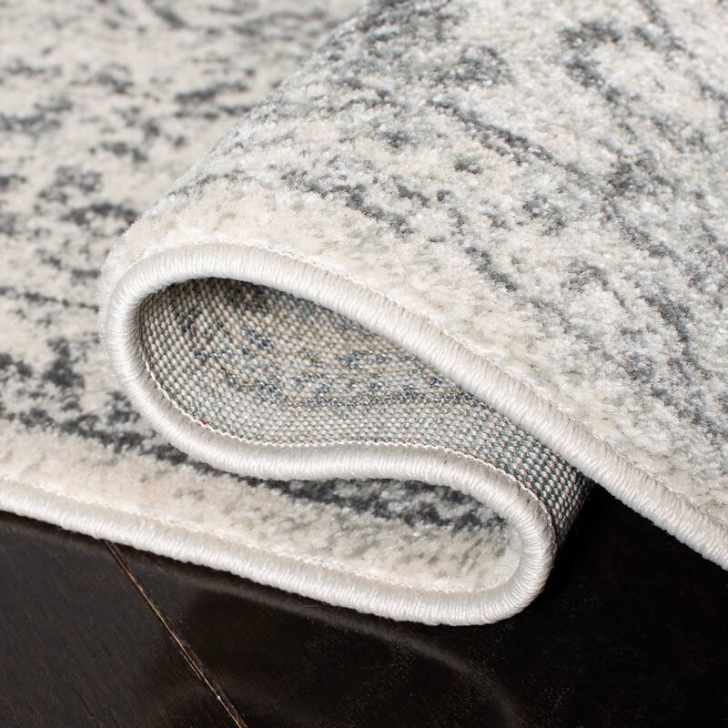 SAFAVIEH Evoke Quinn Vintage Distressed Rug