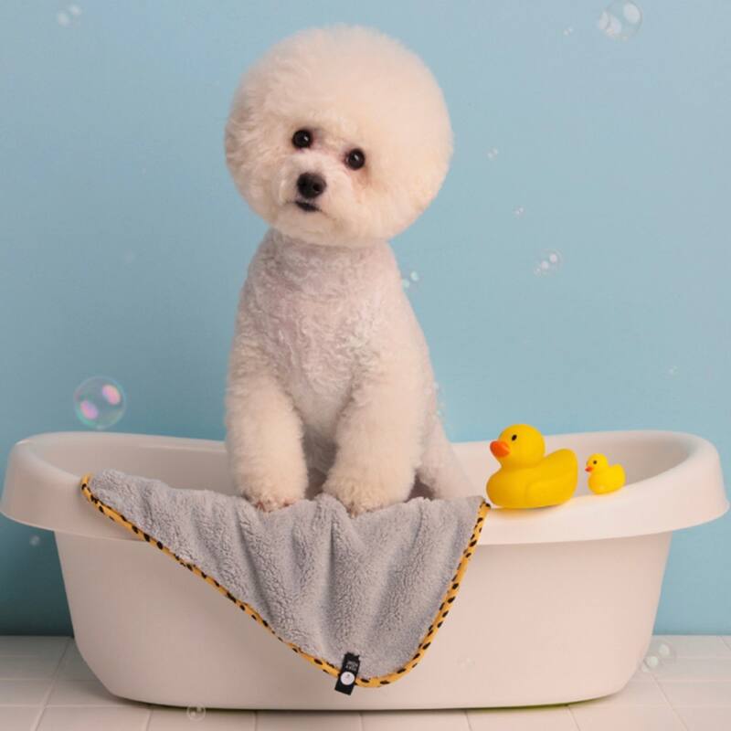 PET’S FAVORITE TOWEL, Premium High Quality Microfiber Pet Towel, Ultra-Absorbent, Quick Drying Towel, White, Made in Korea