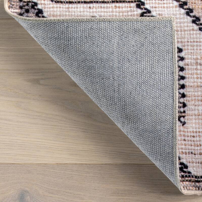Nuloom Kalilah Medallion SplashGuard Machine Washable Area Rug