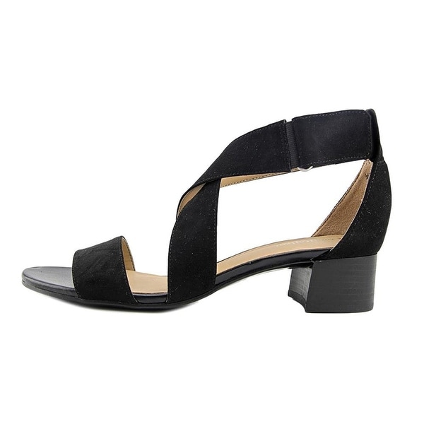 naturalizer adele sandal wide