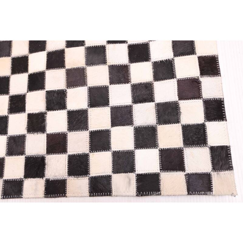 ECARPETGALLERY Handmade Cowhide Patchwork Black, Cream Leather Rug - 6'0 x 6'0