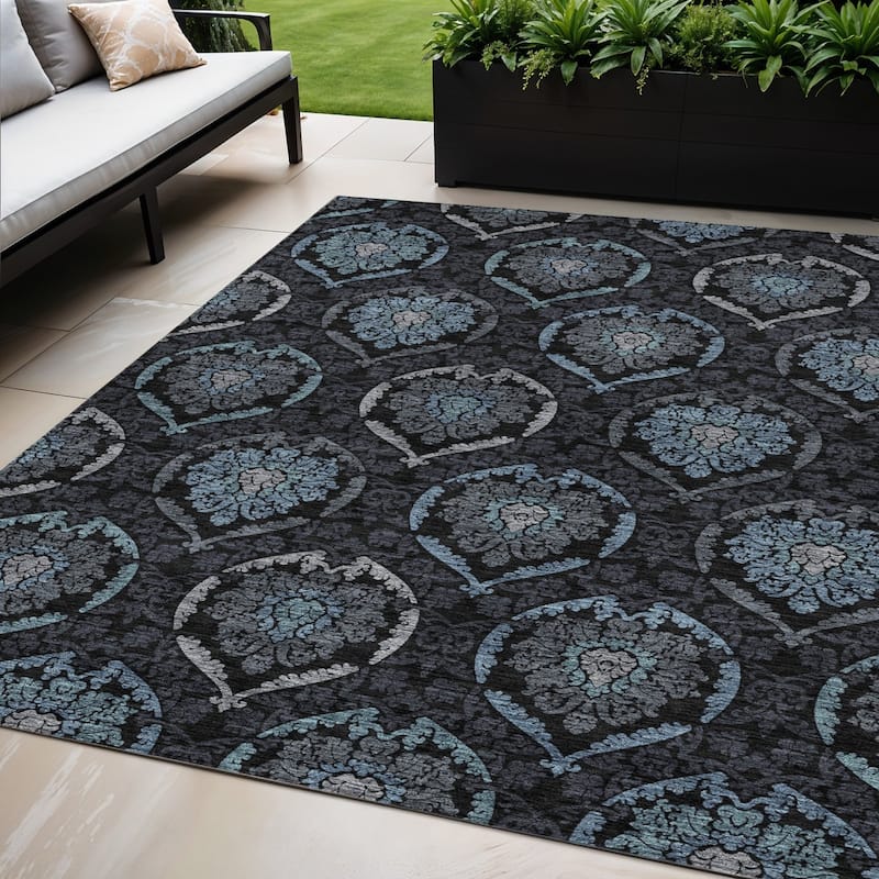 HomeRoots Medallion Transitional Rectangle Outdoor Rug - 5' X 8'