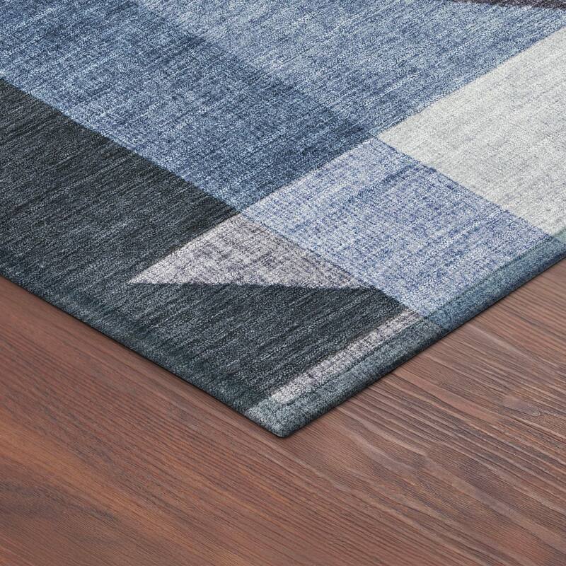 Machine Washable Indoor/ Outdoor Modern Geo Chantille Rug