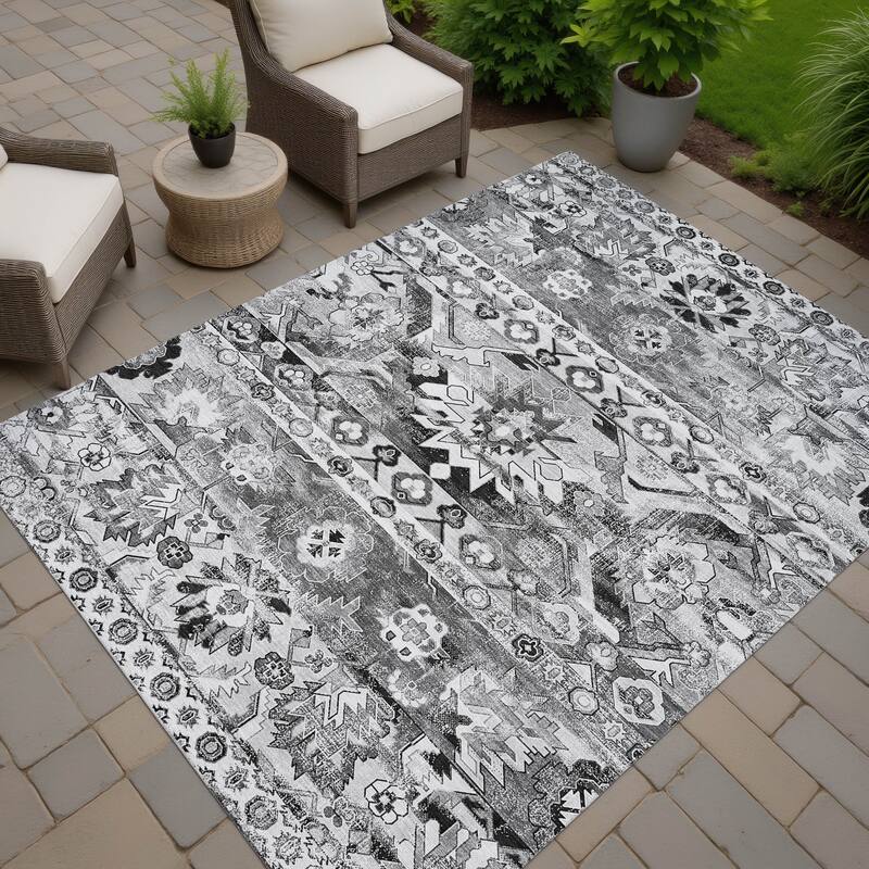 Machine Washable Indoor/ Outdoor Traditional Hudson Chantille Rug