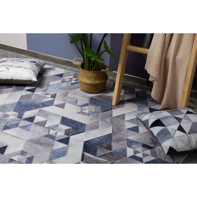 Capri Collection Patterned Faux Cowhide Printed Rug