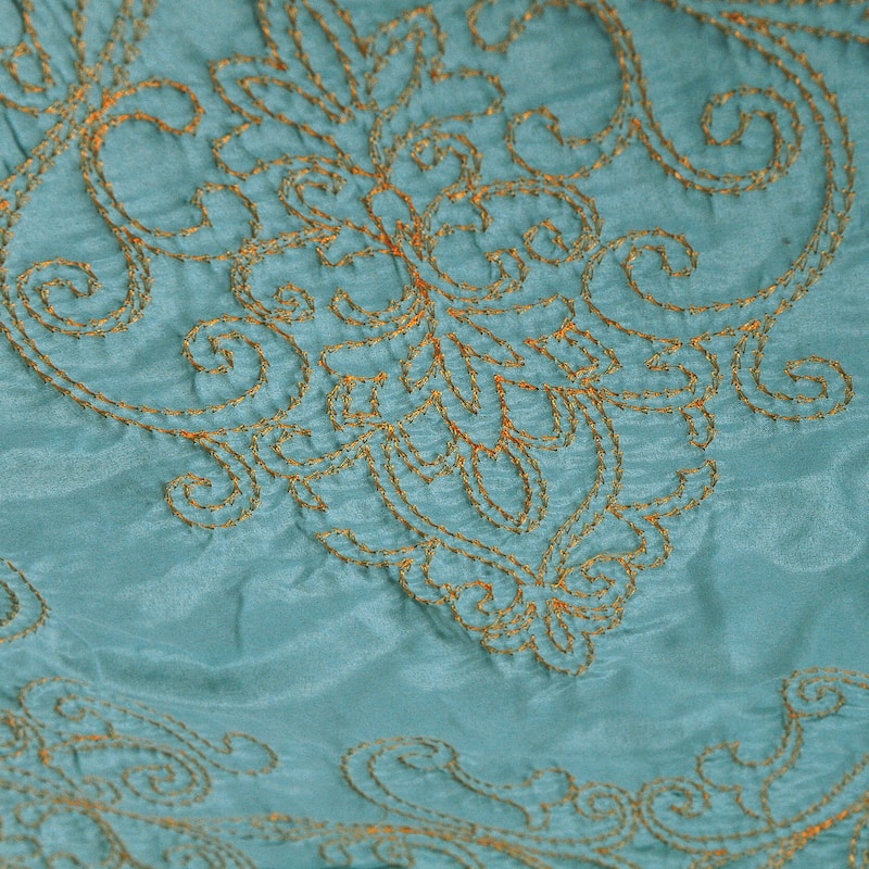 Serenta Damask Oversized 4-piece Bedspread Set