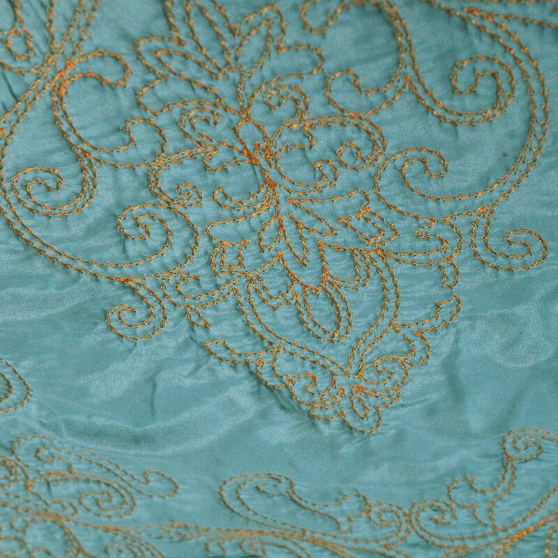 Serenta Damask Oversized 4-piece Bedspread Set