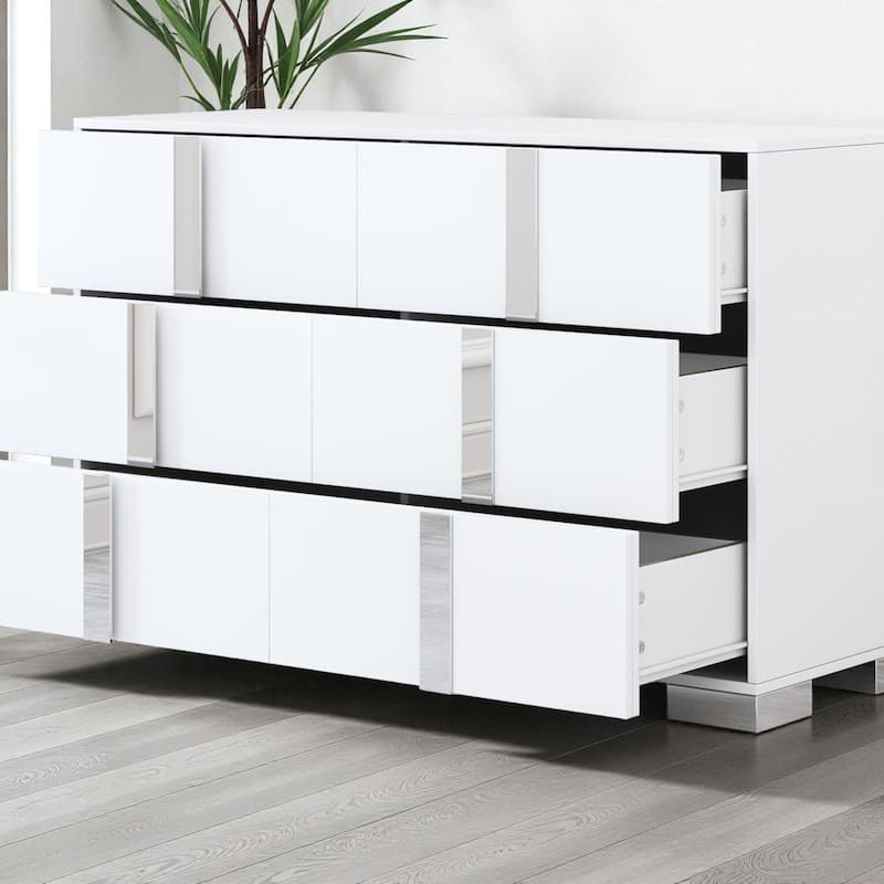 Elegant Modern 6-Drawer Mirrored Dresser with Metal Feet, MDF Storage Chest for Bedroom or Living Room Organization