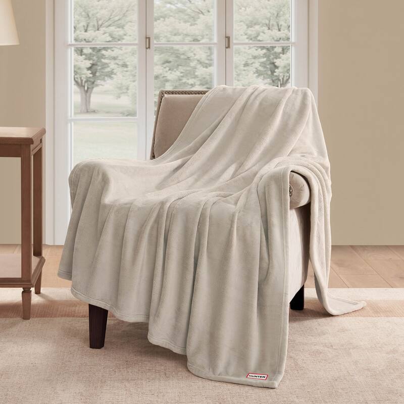Hunter Coco Flannel Throw Blanket