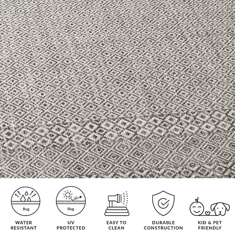 SAFAVIEH Courtyard Leonara Indoor/Outdoor Waterproof Patio Backyard Rug