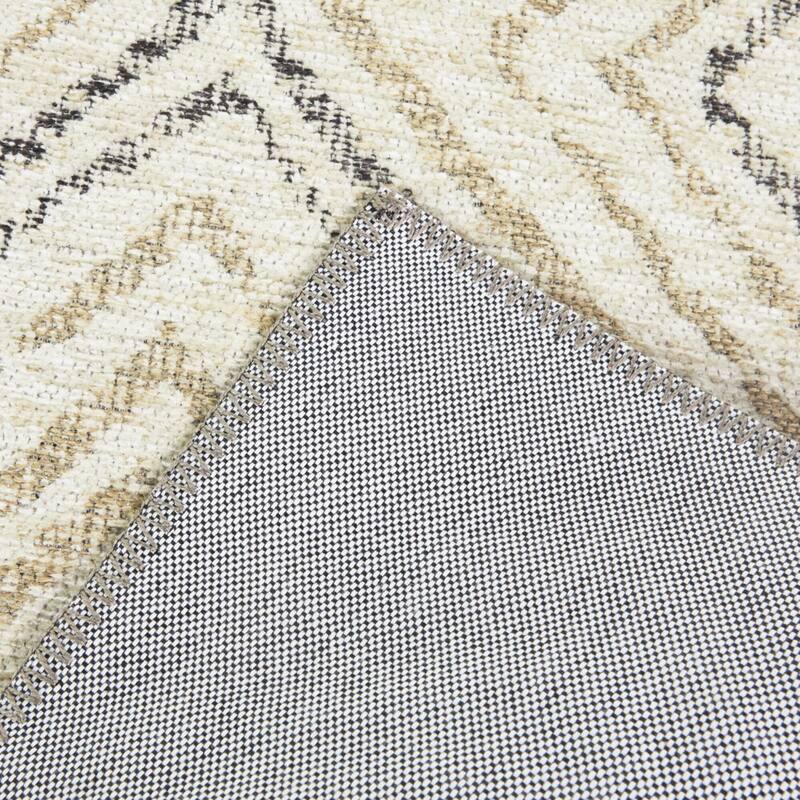 Lurie Geometric Diamond Indoor/Outdoor Area Rug