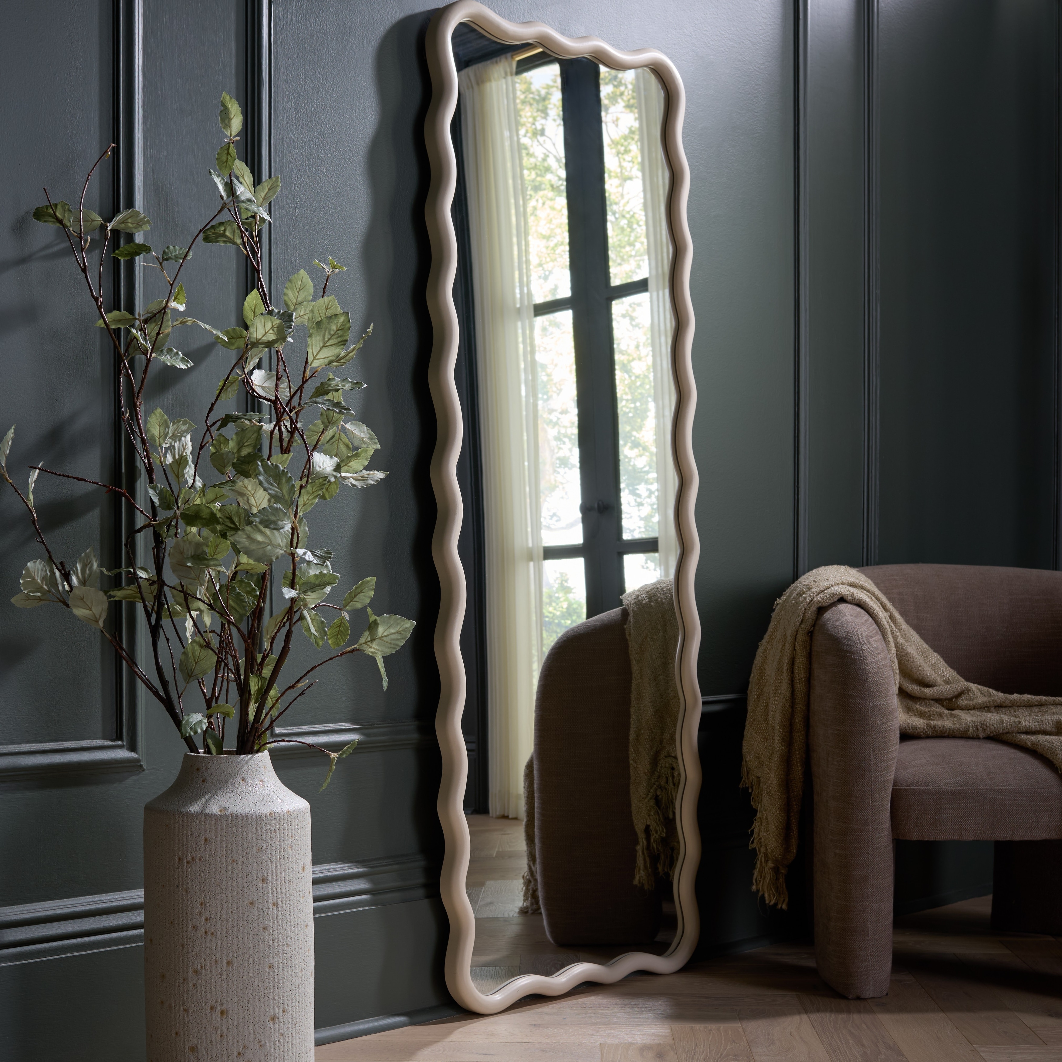 SAFAVIEH Izara Full 23.62 x 63 Inch W x H Length Wood Floor Mirror
